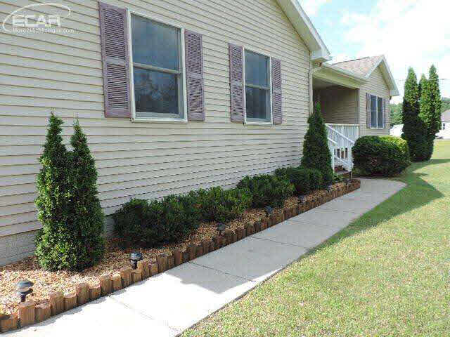 2442 King Road Lapeer, MI 48446 - Photo 1 of 29 20446016.JPG