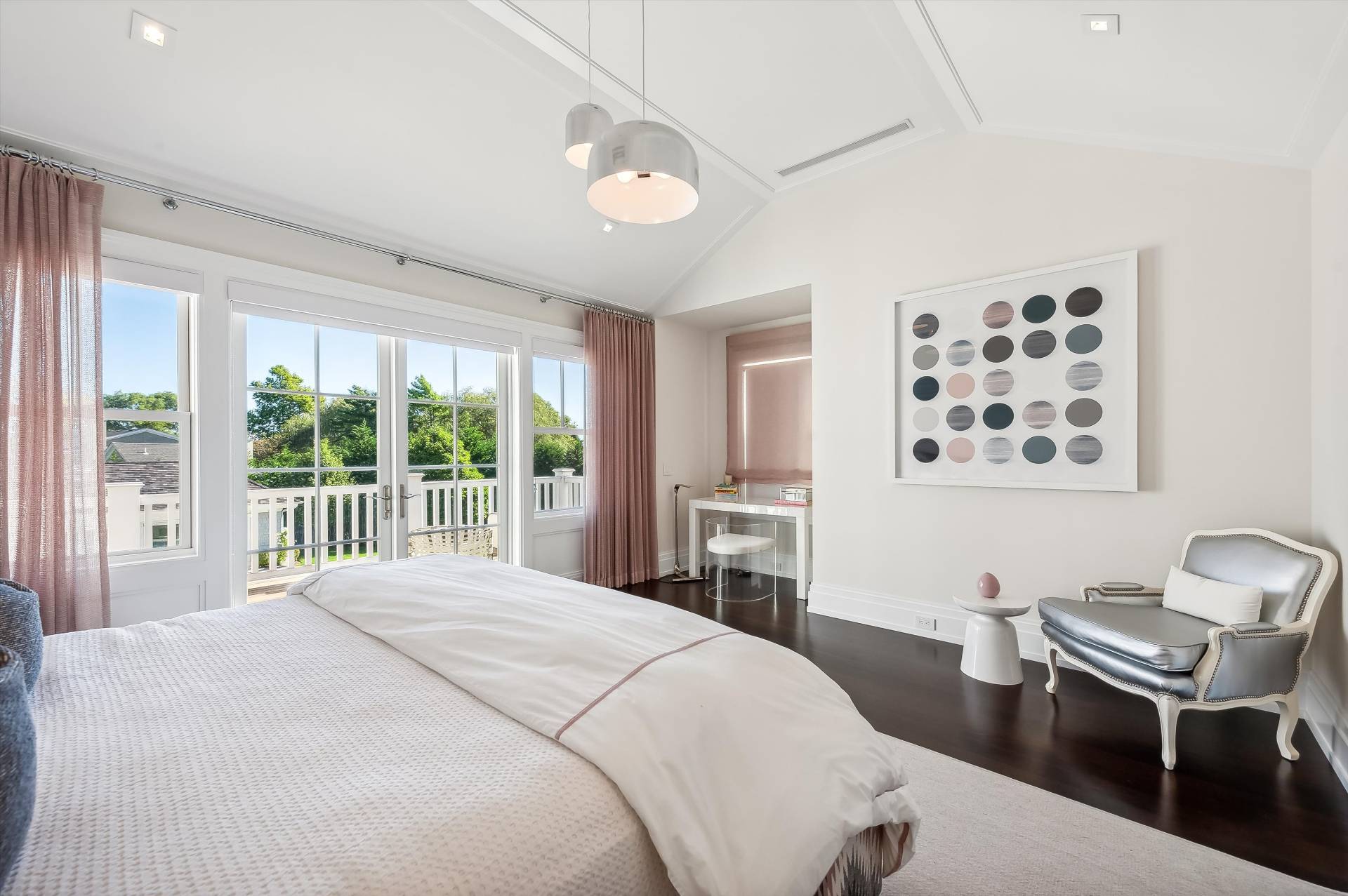 80 Cobb Road Water Mill, NY 11976 - Photo 23 of 35 a bedroom with a large bed and a window