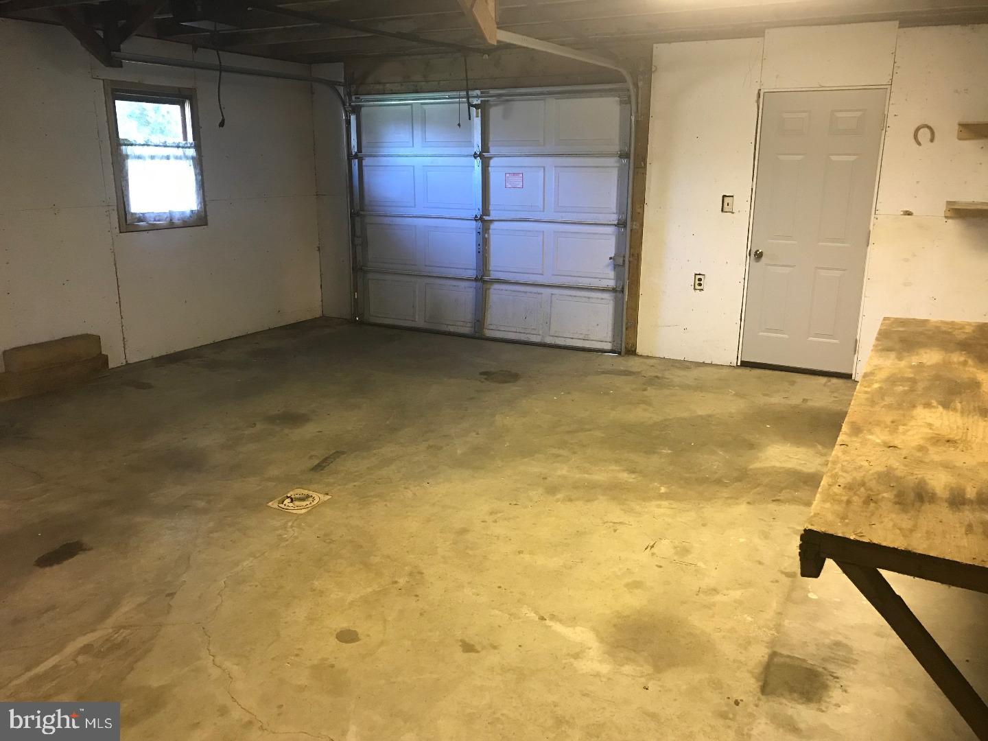 5947 Strasburg Road Atglen, PA 19310 - Photo 5 of 15 Garage