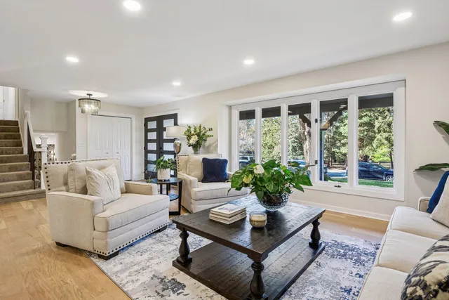 $929,900 | 2841 Mayfield Road, Minnetonka, MN 55391