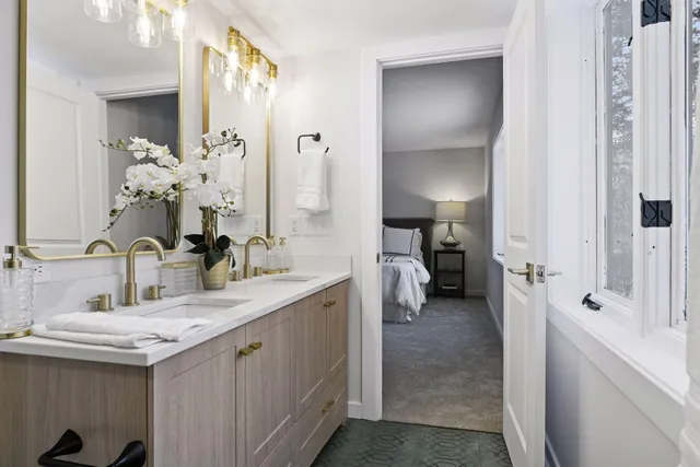 $929,900 | 2841 Mayfield Road, Minnetonka, MN 55391