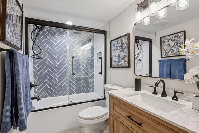 $929,900 | 2841 Mayfield Road, Minnetonka, MN 55391