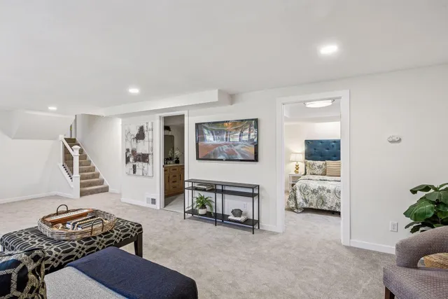 $929,900 | 2841 Mayfield Road, Minnetonka, MN 55391