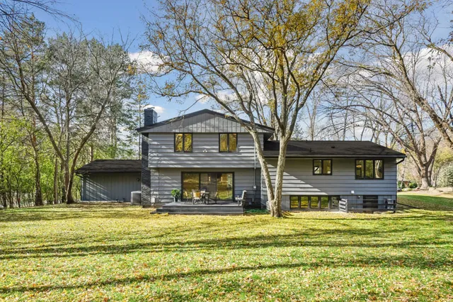 $929,900 | 2841 Mayfield Road, Minnetonka, MN 55391