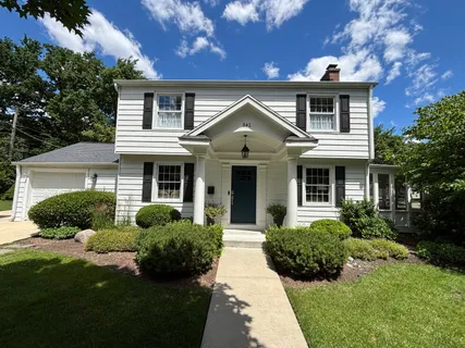 $799,000 | 541 East Hickory Street, Hinsdale, IL 60521
