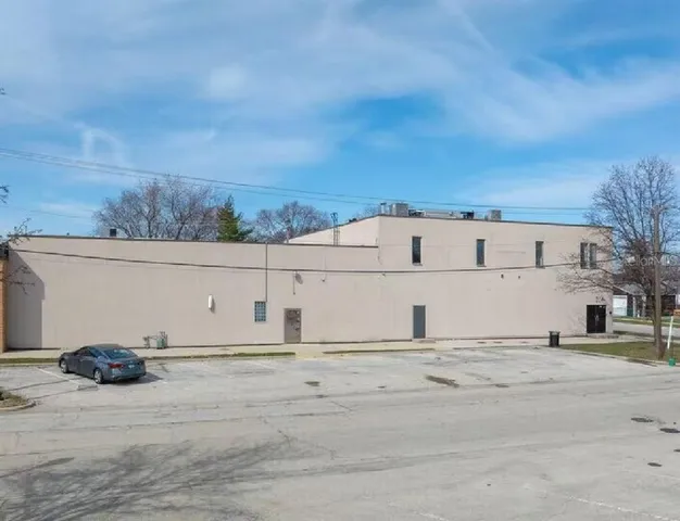 $950,000 | 4260 Old River Road, Schiller Park, IL 60176