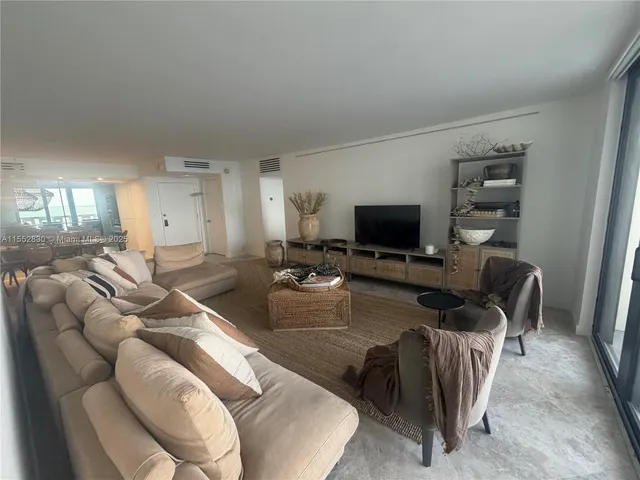 $1,650,000 | 1111 Crandon Boulevard, Unit A404, Key Biscayne, FL 33149