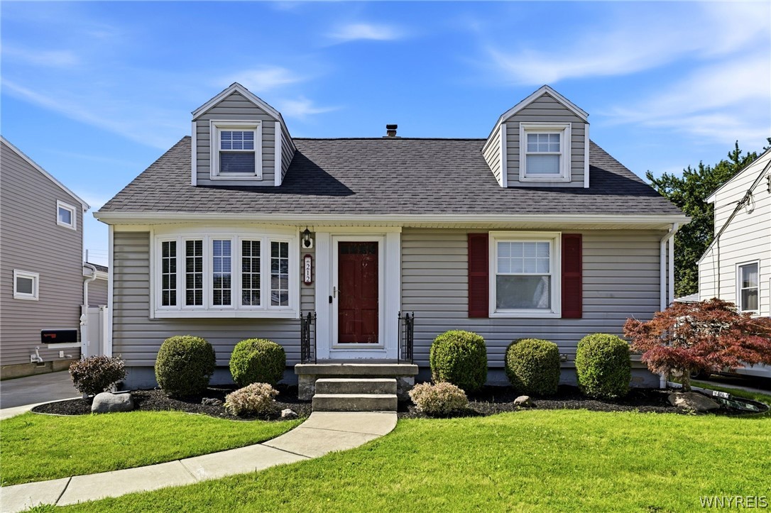 212 Treadwell Road Tonawanda, NY 14150 - Photo 1 of 39 Beautiful curb appeal!