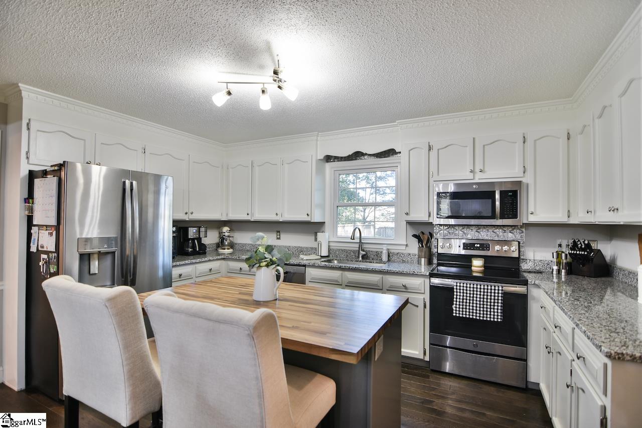 1105 Powderhorn Road Simpsonville, SC 29681 - Photo 10 of 36 Gallery Image 10