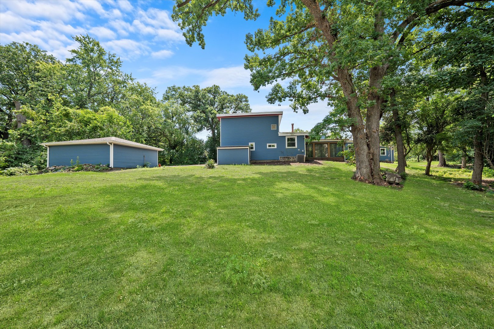 468 Holbrook Road Homewood, IL 60430 - Photo 29 of 32 Gallery Image 29