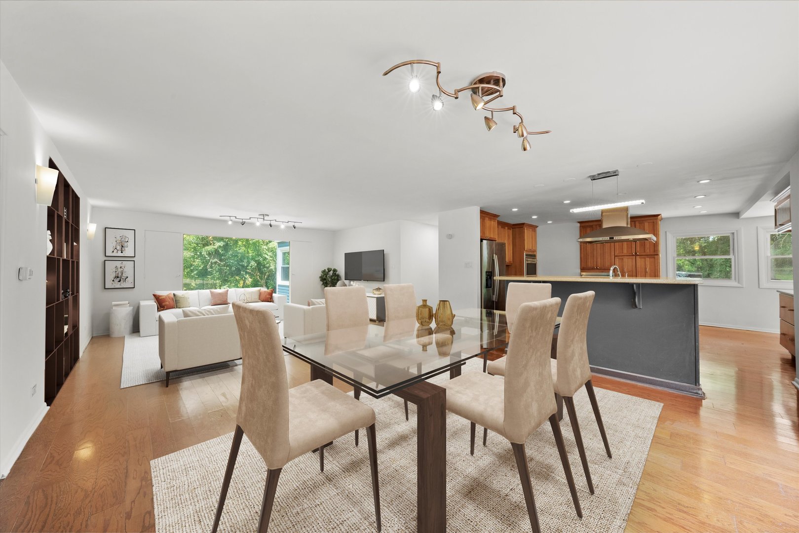 468 Holbrook Road Homewood, IL 60430 - Photo 3 of 32 Gallery Image 3