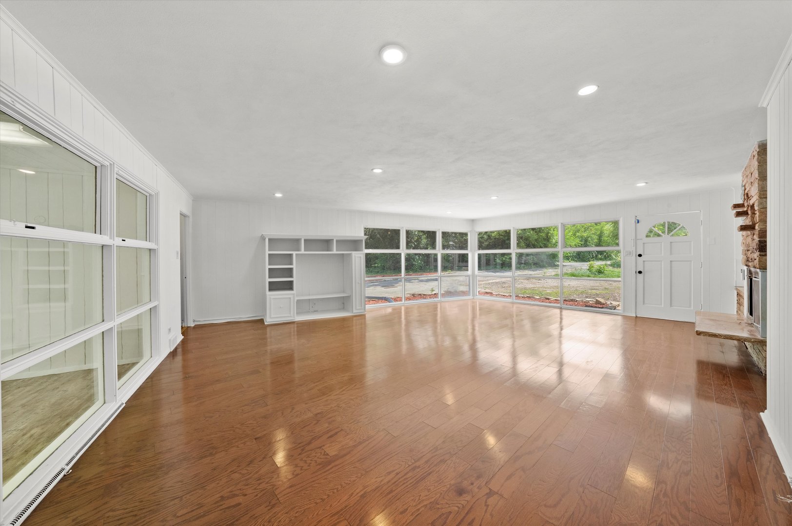 468 Holbrook Road Homewood, IL 60430 - Photo 5 of 32 Gallery Image 5
