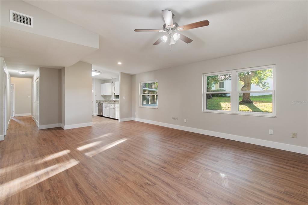 304 Barclay Avenue Altamonte Springs, FL 32701 - Photo 8 of 29 a view of an empty room with a window