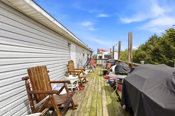 $300,000 | 2124 Rainwater Road, Dandridge, TN 37725