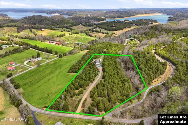 $300,000 | 2124 Rainwater Road, Dandridge, TN 37725