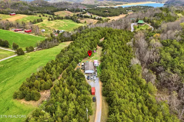 $300,000 | 2124 Rainwater Road, Dandridge, TN 37725