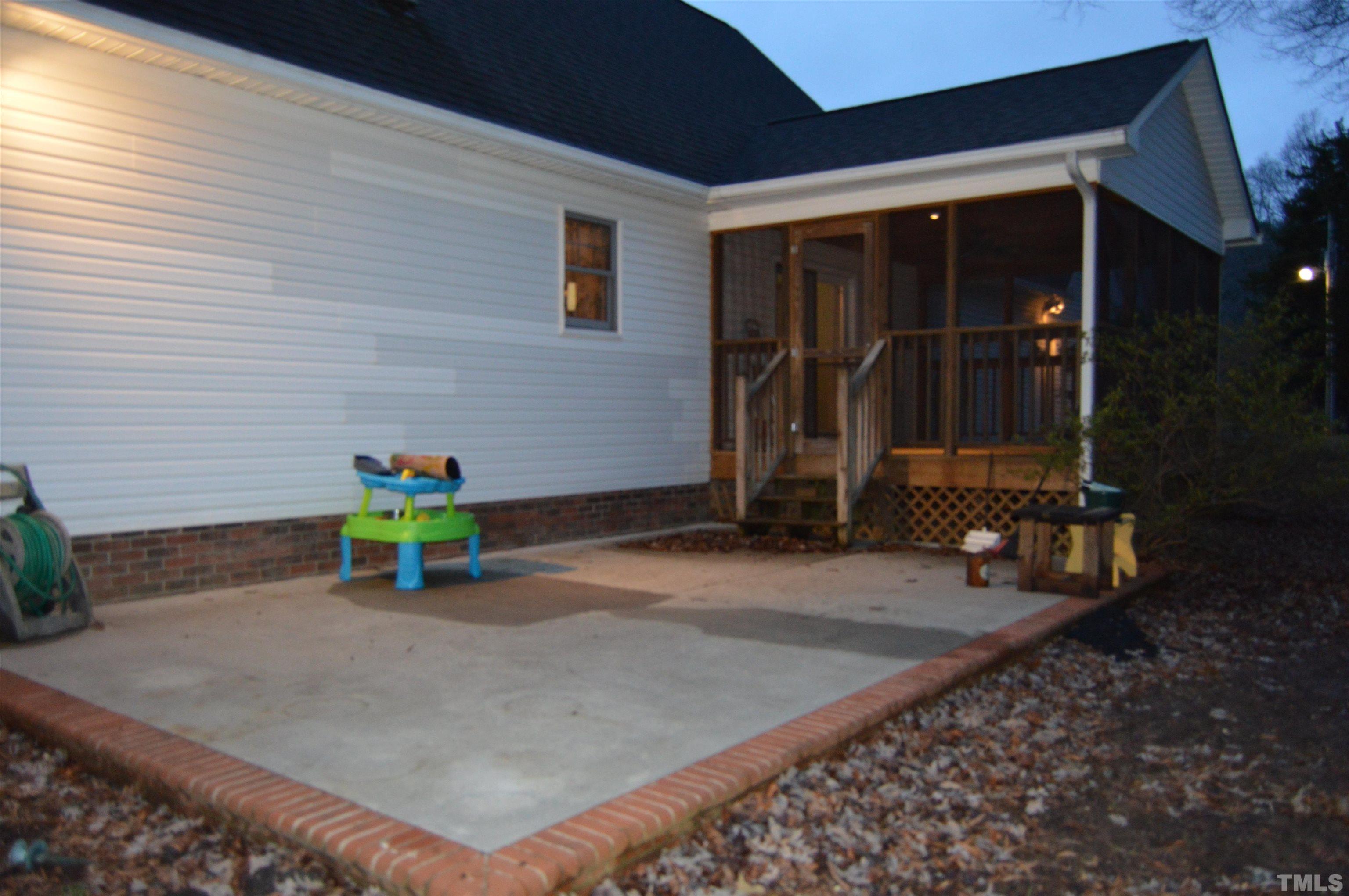 3189 Oxford Road Roxboro, NC 27574 - Photo 8 of 30