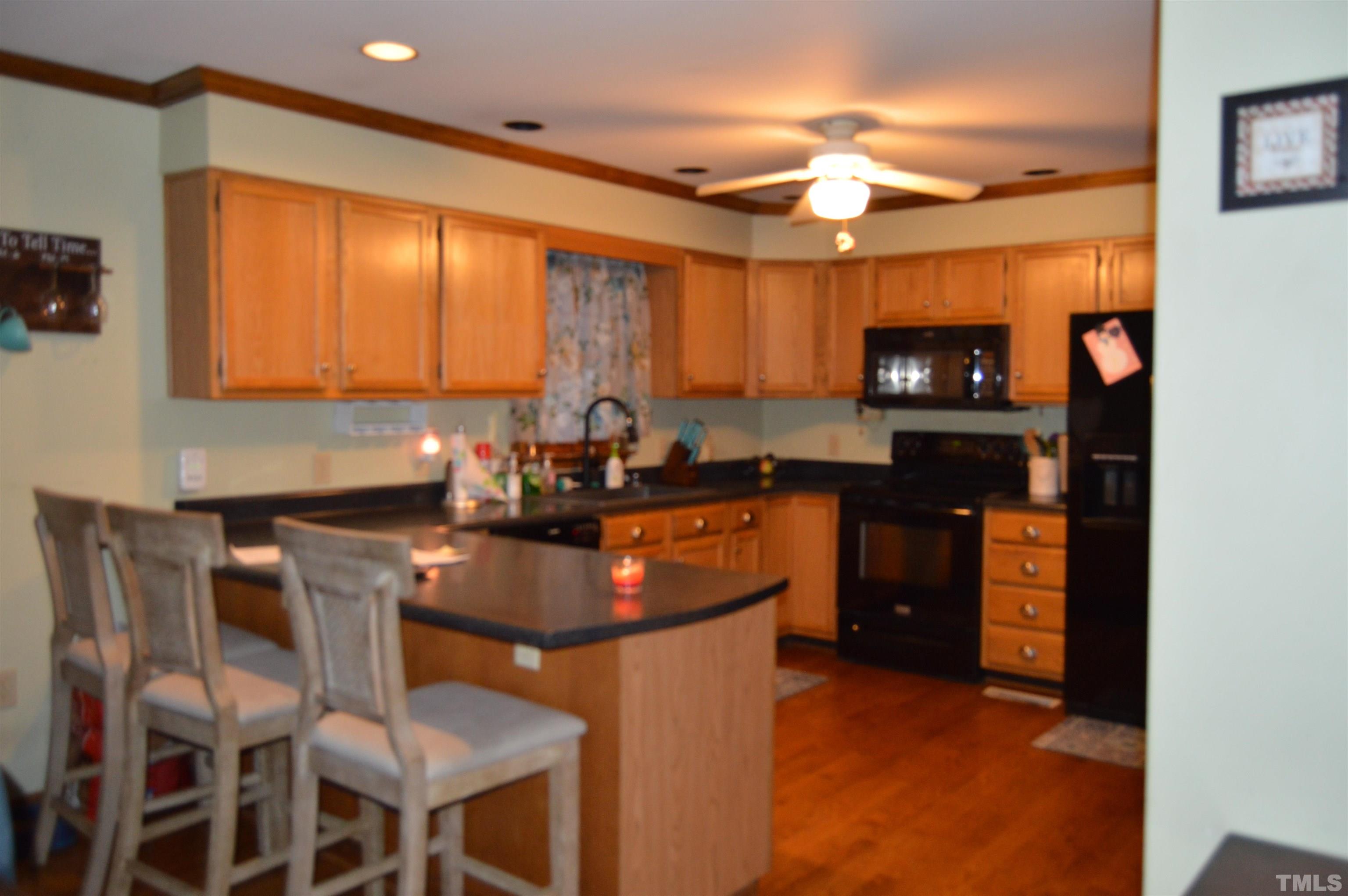 3189 Oxford Road Roxboro, NC 27574 - Photo 10 of 30