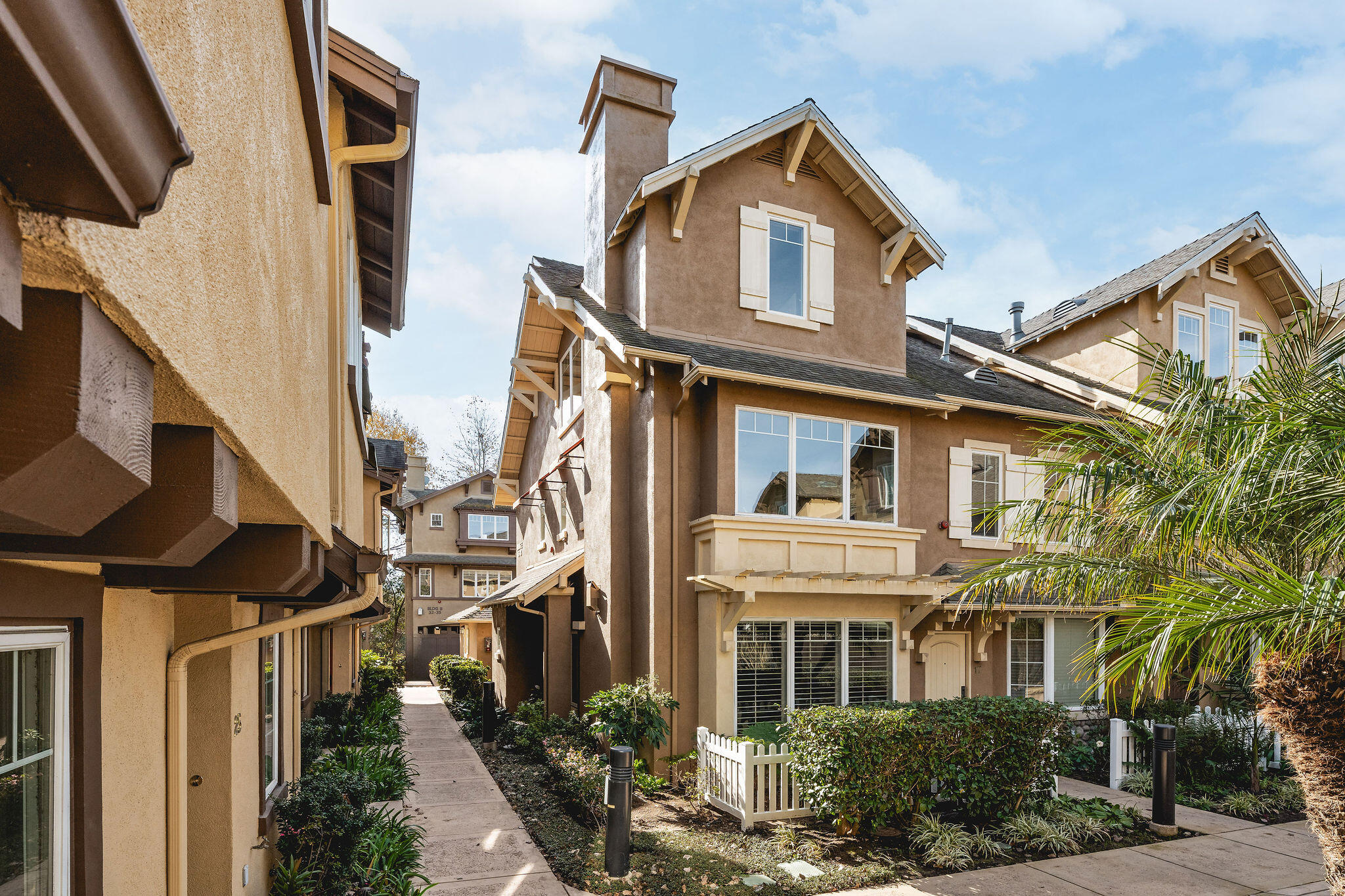345 Kellogg Way, Unit 18 Goleta, CA 93117 - Photo 2 of 35 Exterior