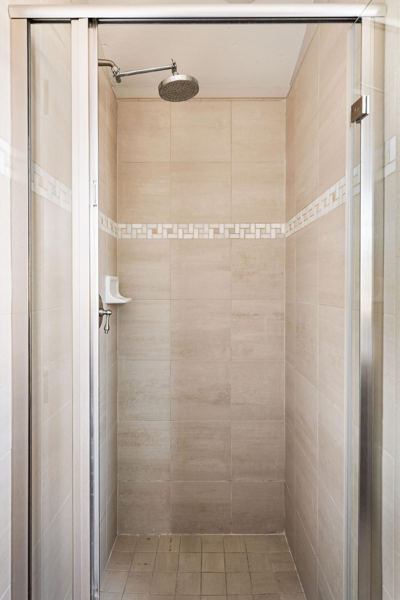 345 Kellogg Way, Unit 18 Goleta, CA 93117 - Photo 29 of 35 Primary Shower