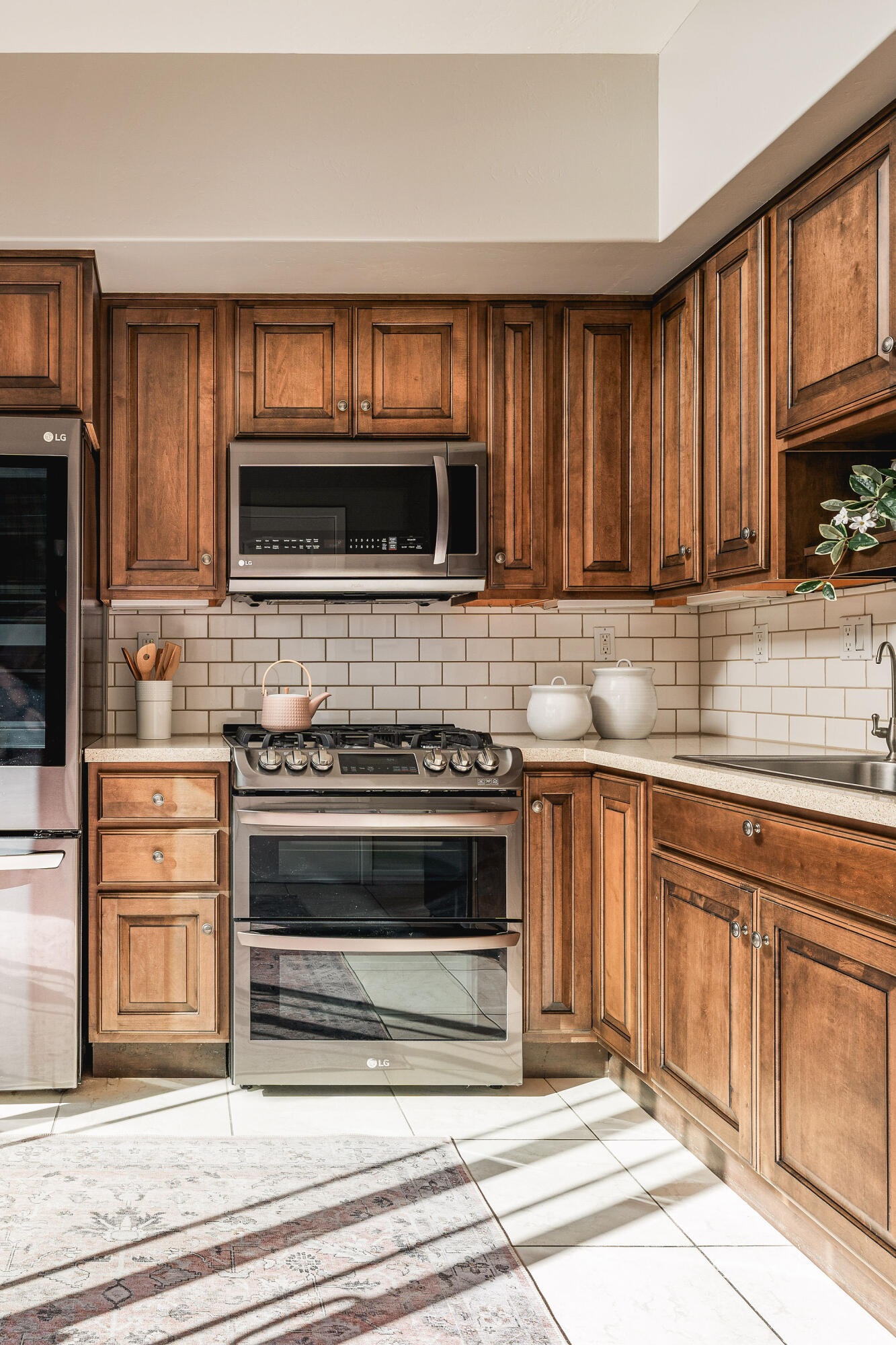 345 Kellogg Way, Unit 18 Goleta, CA 93117 - Photo 8 of 35 Kitchen