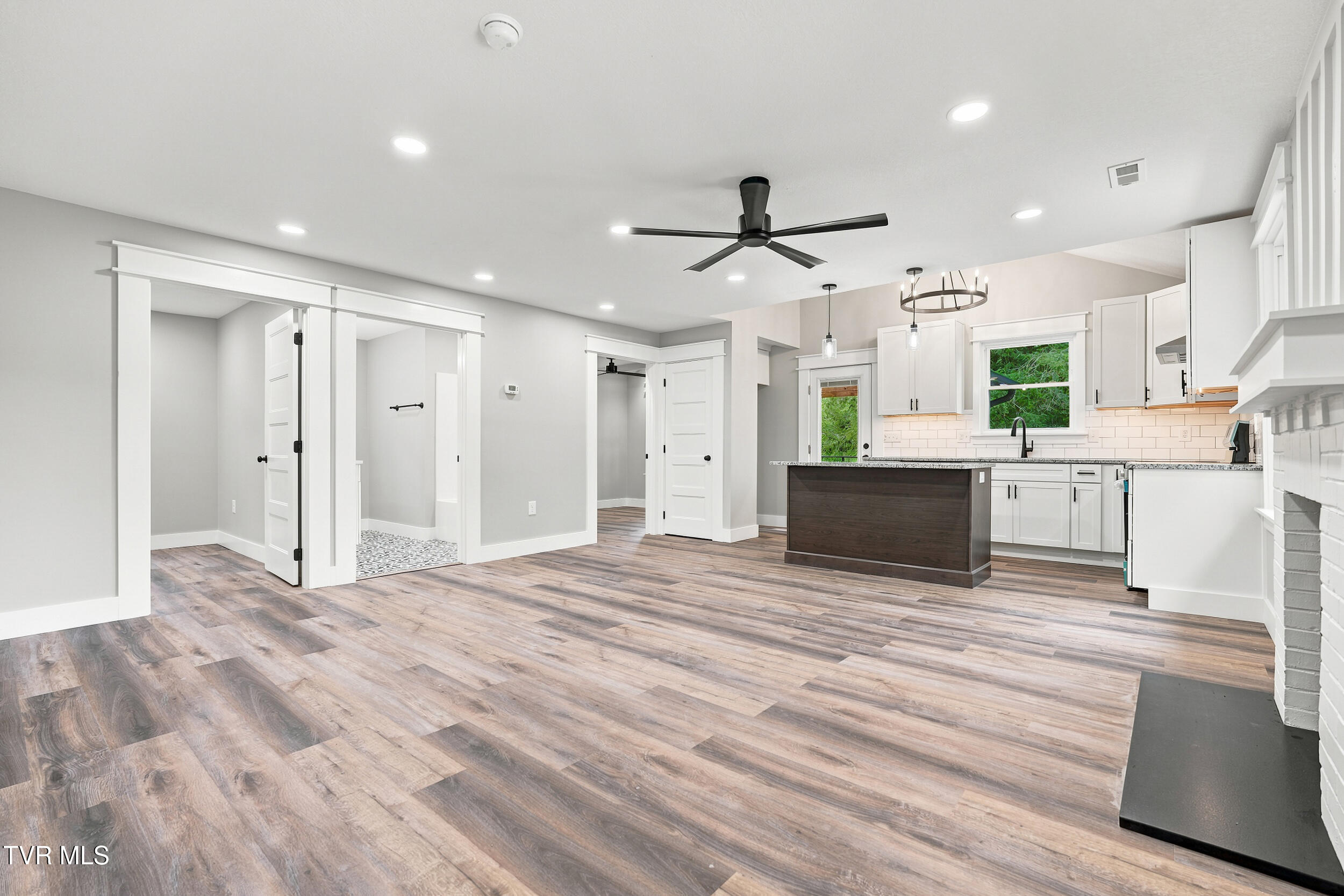 707 Cooks Valley Road Kingsport, TN 37664 - Photo 6 of 35 Kitchen
