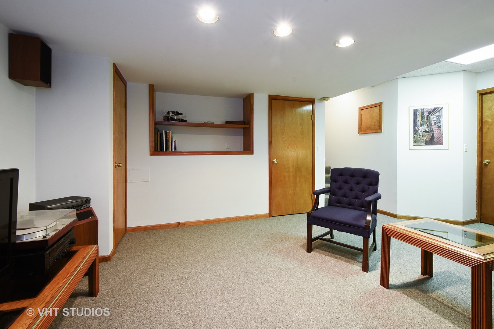 1320 Devonshire Road Buffalo Grove, IL 60089 - Photo 20 of 25 a living room with furniture and a piano