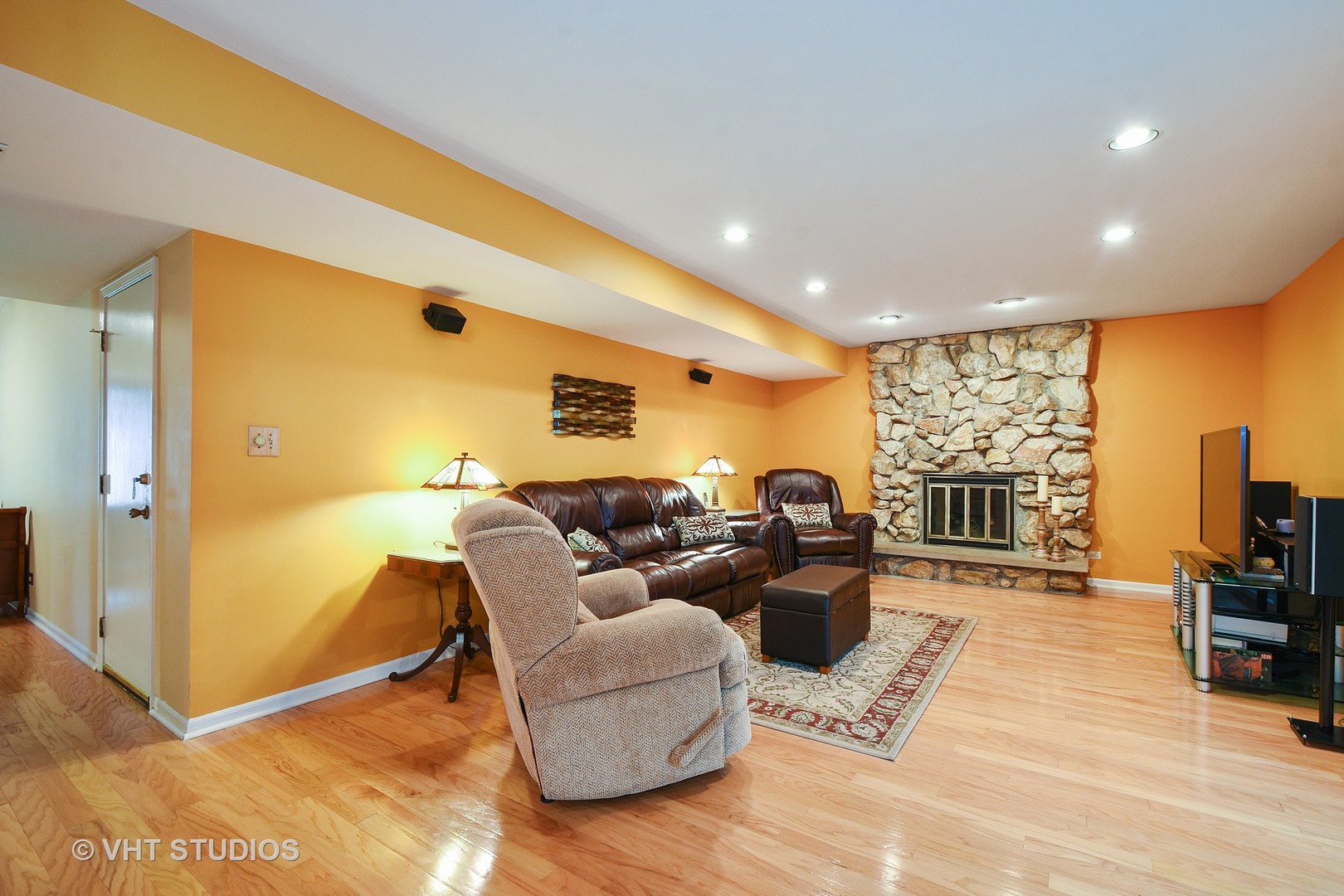 1320 Devonshire Road Buffalo Grove, IL 60089 - Photo 9 of 25 a living room with furniture window and flat screen tv