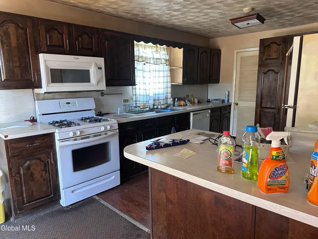 $180,000 | 332 Center Street, Corinth, NY 12822