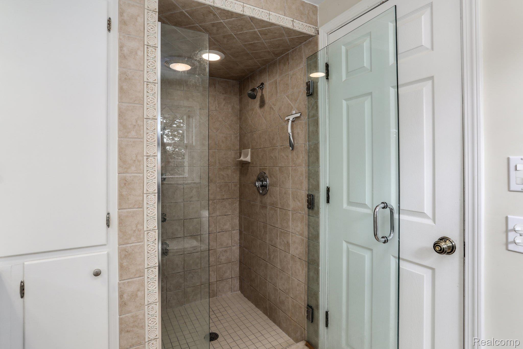 4259 Wendell Road West Bloomfield, MI 48323 - Photo 27 of 39 27.jpg