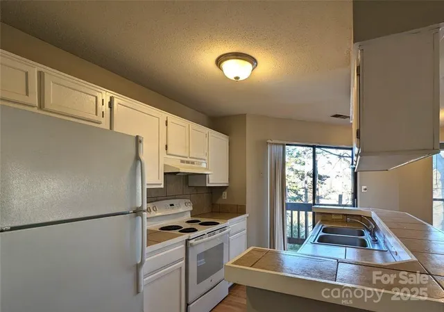 $179,000 | 8137 Cedar Glen Drive, Charlotte, NC 28212