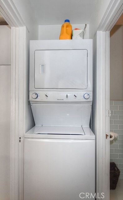 372 Jasmine Street Laguna Beach, CA 92651 - Photo 19 of 20 a close up view of washer and dryer