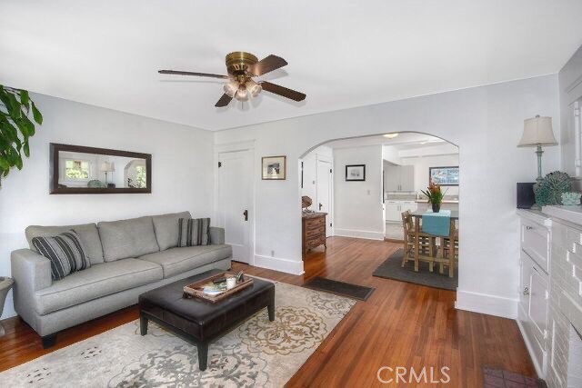 372 Jasmine Street Laguna Beach, CA 92651 - Photo 6 of 20 a living room with furniture and a wooden floor