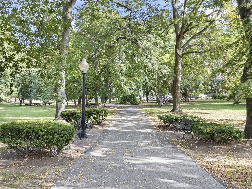 19 Thatcher Street, Unit E21 Brookline, MA 02446 - Photo 4 of 8