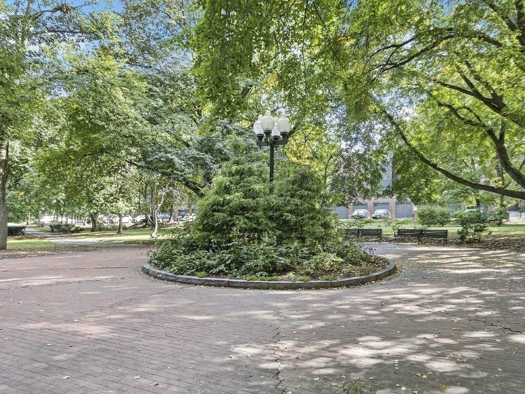 19 Thatcher Street, Unit E21 Brookline, MA 02446 - Photo 5 of 8