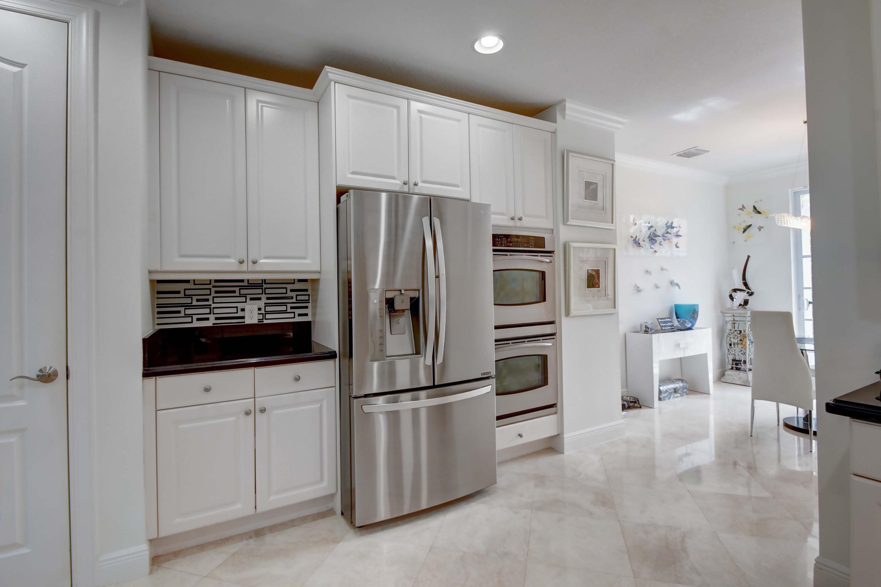 5535 Northeast Trieste Way Boca Raton, FL 33487 - Photo 19 of 51 KITCHEN