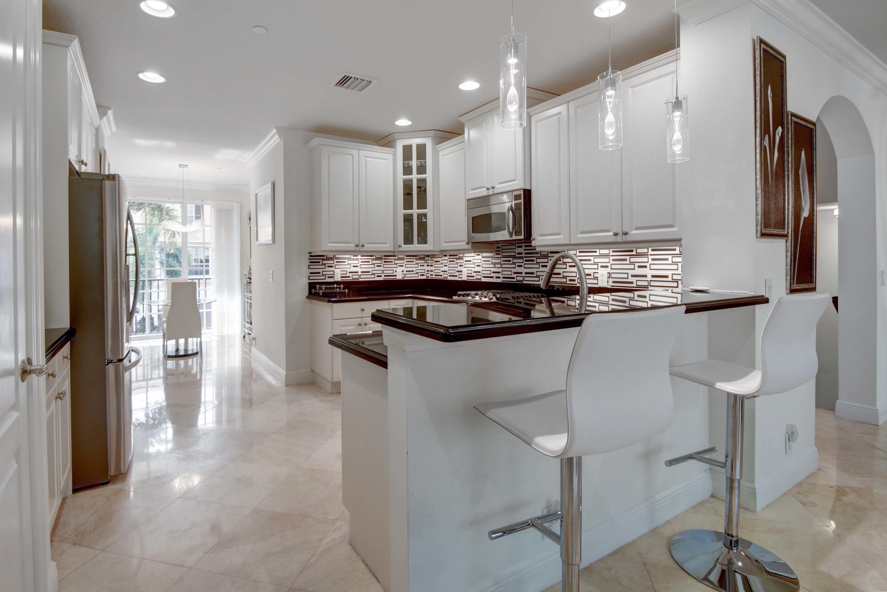 5535 Northeast Trieste Way Boca Raton, FL 33487 - Photo 20 of 51 BREAKFAST BAR
