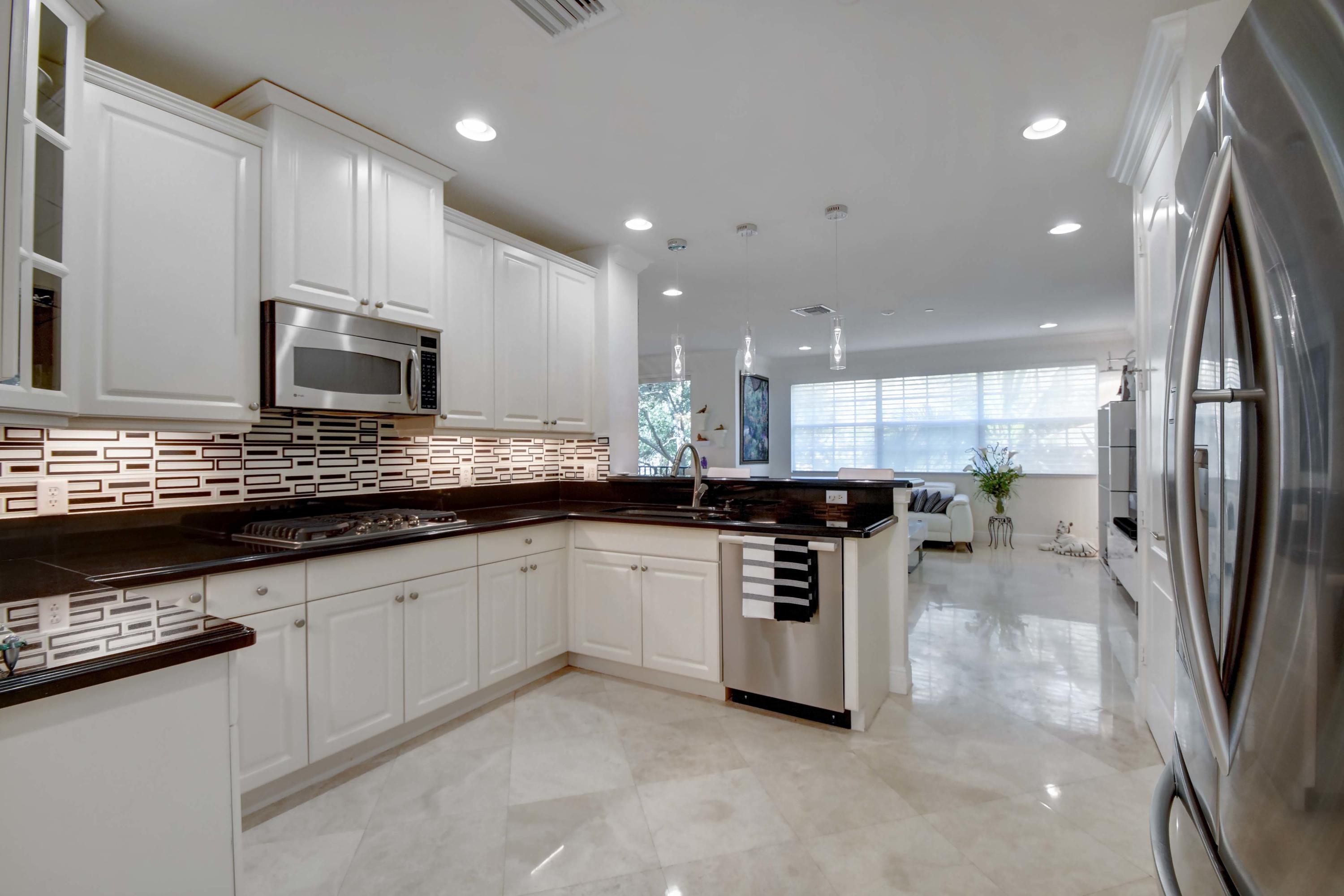 5535 Northeast Trieste Way Boca Raton, FL 33487 - Photo 22 of 51 KITCHEN