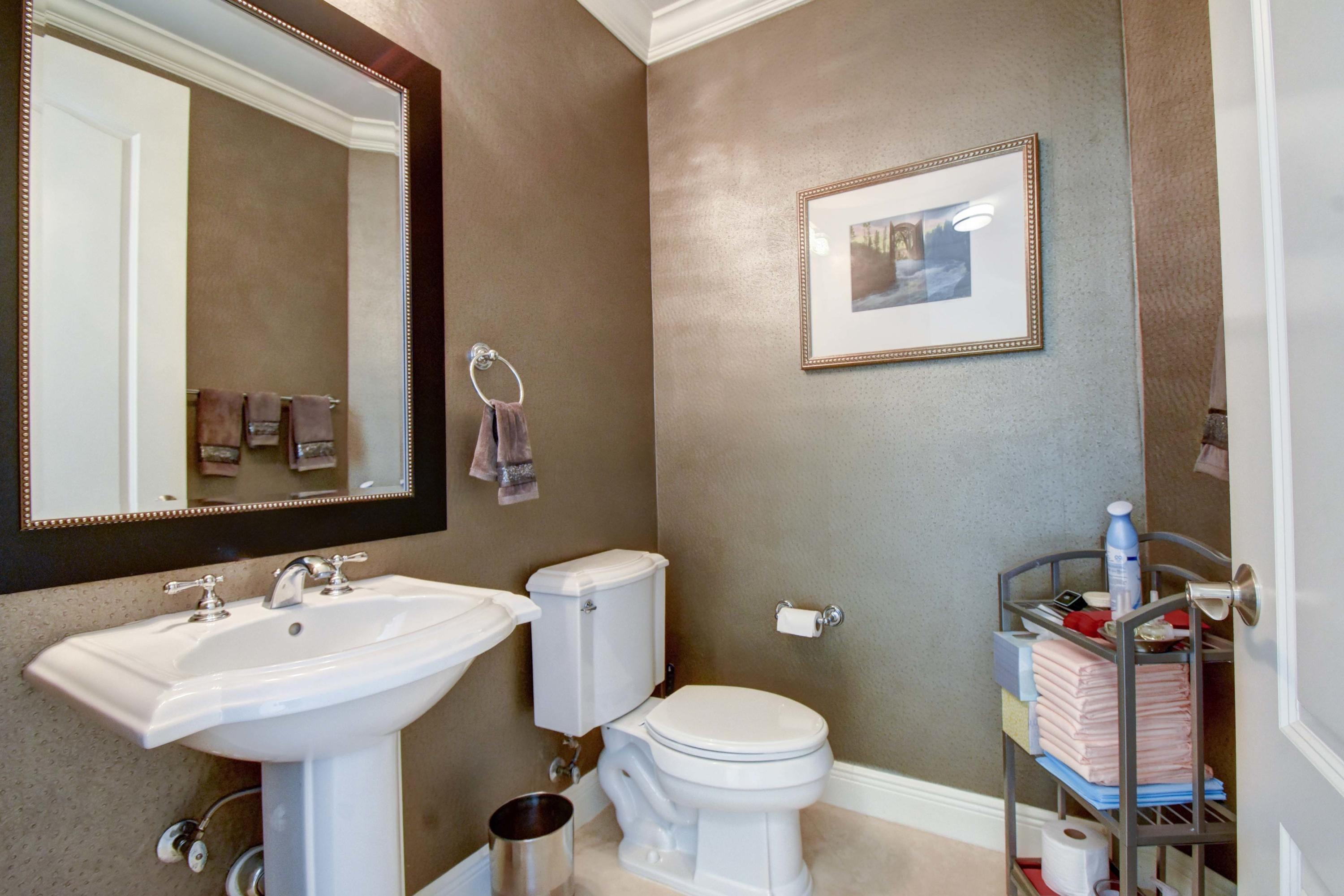 5535 Northeast Trieste Way Boca Raton, FL 33487 - Photo 25 of 51 2ND LEVEL POWDER ROOM