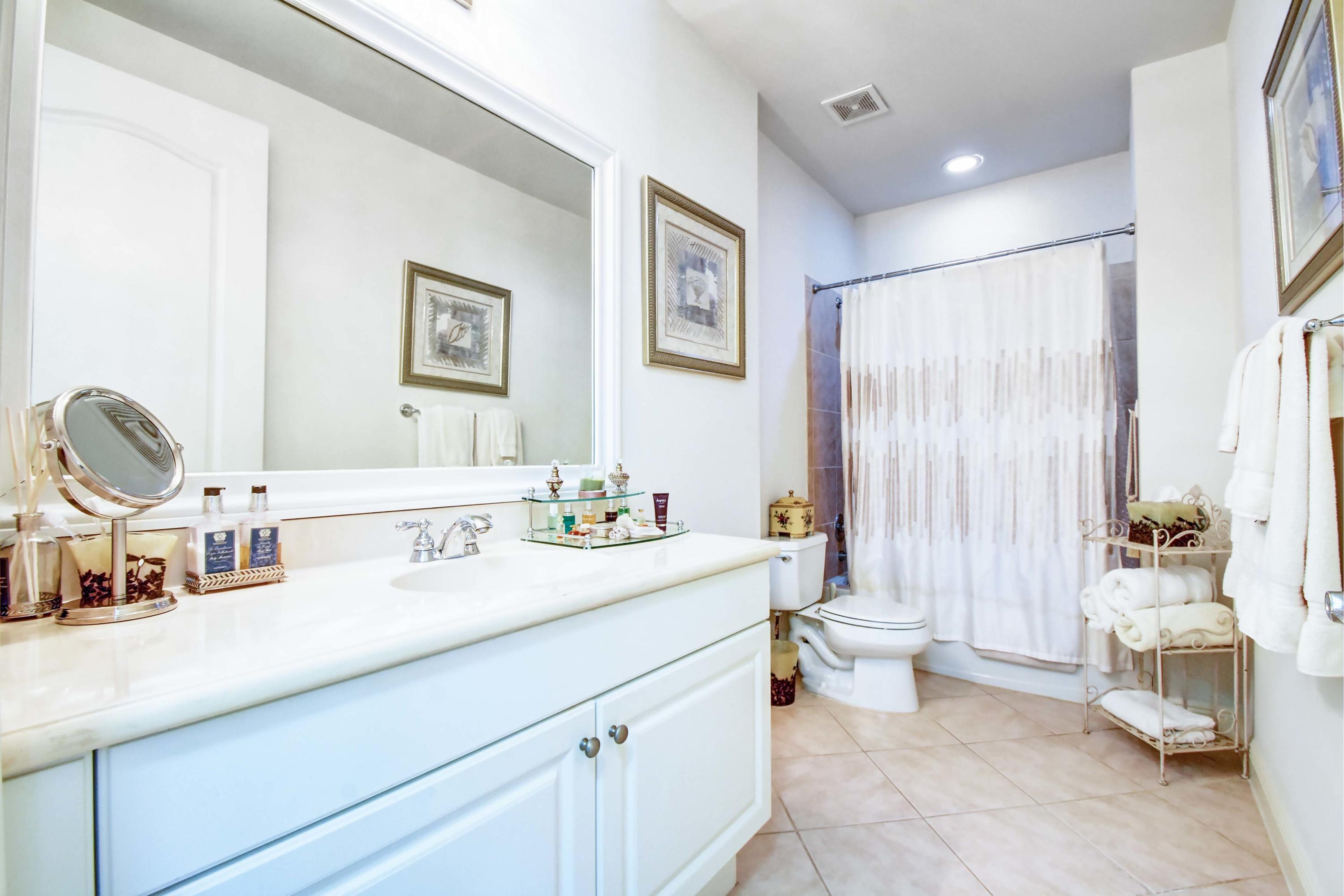 5535 Northeast Trieste Way Boca Raton, FL 33487 - Photo 33 of 51 3RD LEVEL GUEST BATH