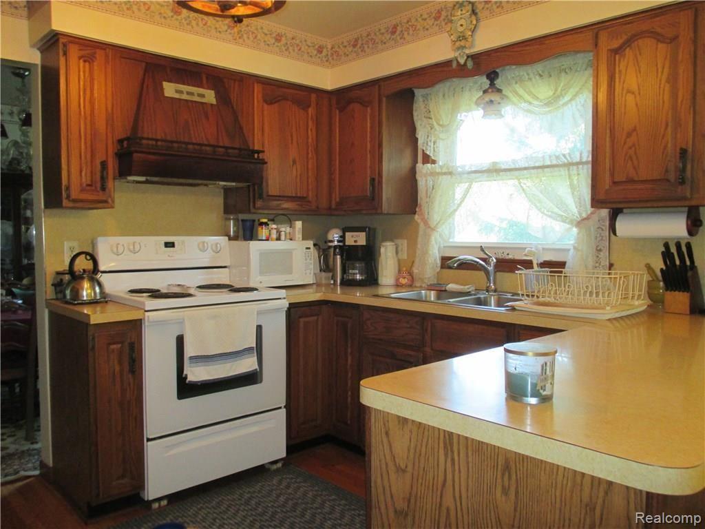 9245 Pierson Road Fowlerville, MI 48836 - Photo 8 of 57 pierson rd 056.JPG