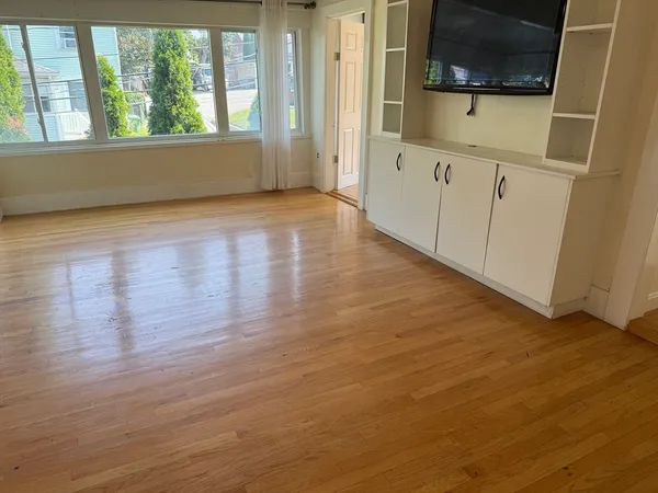 $3,500 | 31 Fifield Street, Unit 2, Watertown, MA 02472