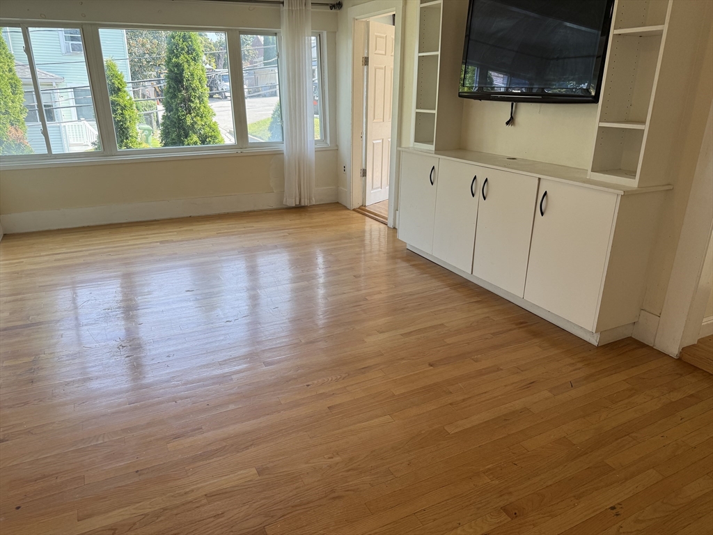 31 Fifield Street, Unit 2 Watertown, MA 02472 - Photo 4 of 10