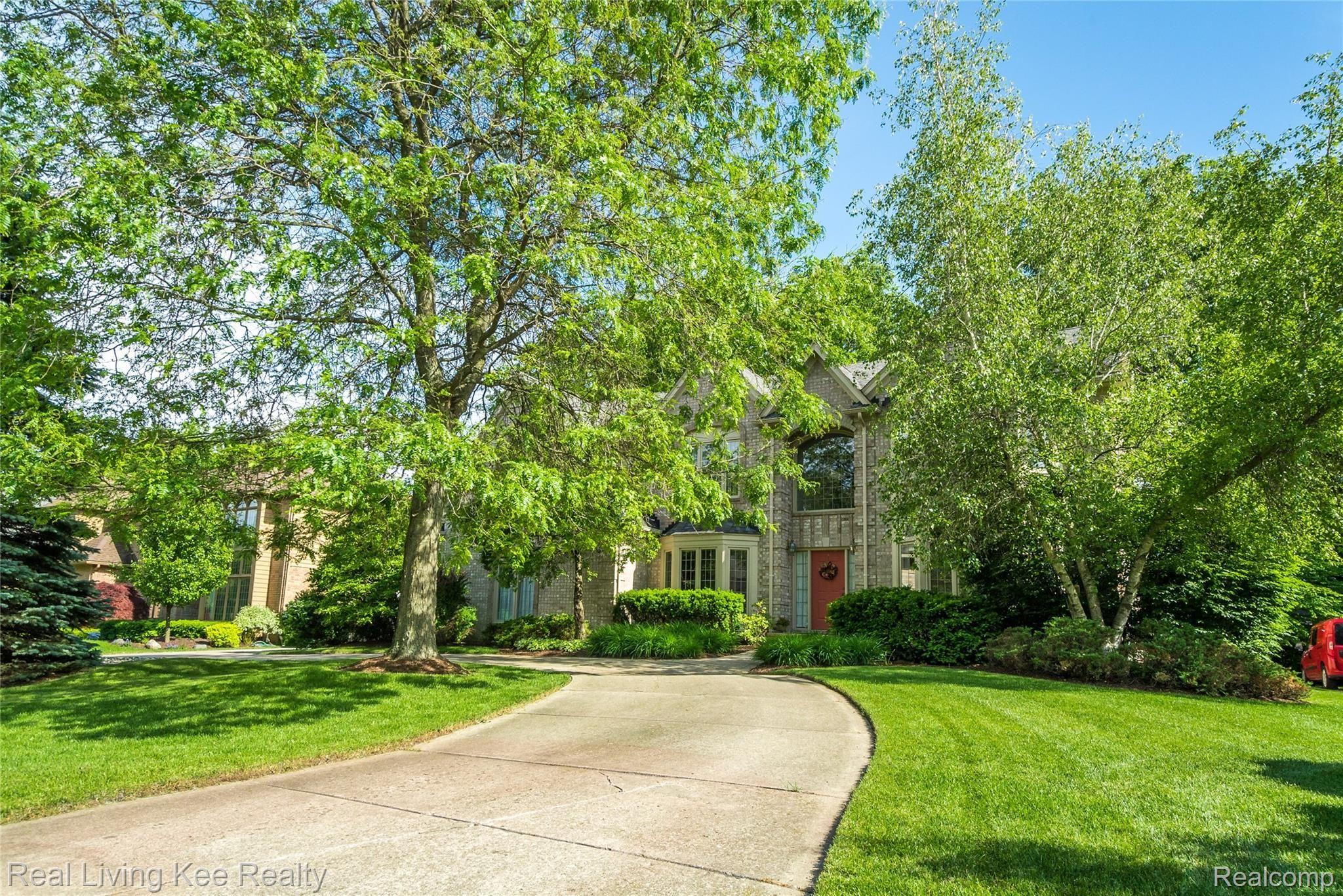 3655 Cedar Shake Drive Rochester, MI 48309 - Photo 2 of 71 Exteriors (1 of 12).jpg