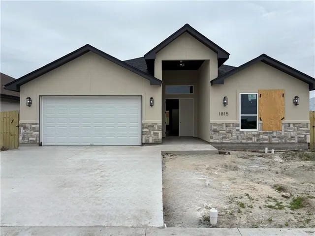 $409,000 | 1815 Spoonbill Drive, Portland, TX 78374