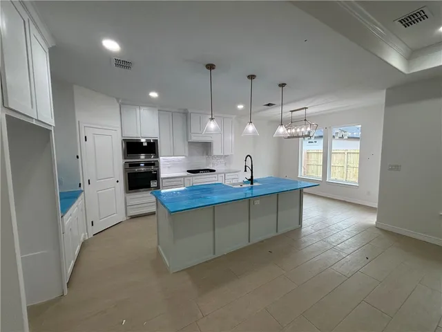 $409,000 | 1815 Spoonbill Drive, Portland, TX 78374