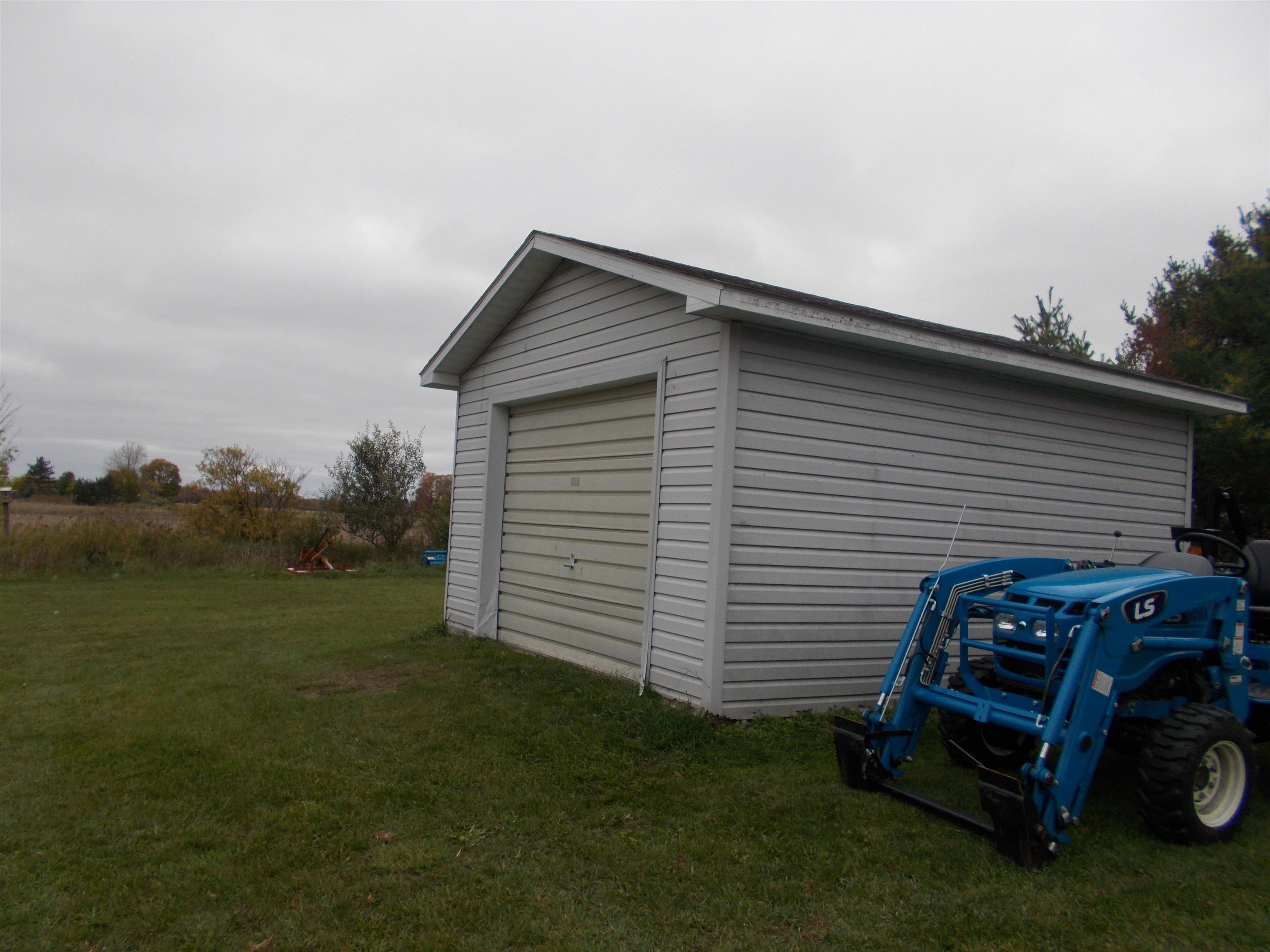 3301 Towerline Road Hale, MI 48739 - Photo 14 of 58