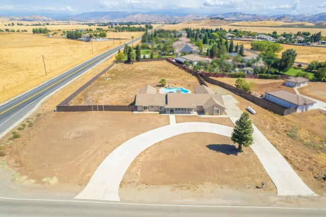 $1,070,000 | 12096 East Shepherd Avenue, Clovis, CA 93619