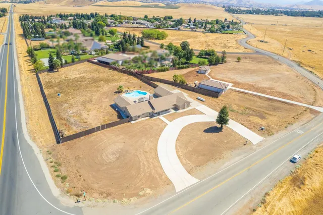 $1,070,000 | 12096 East Shepherd Avenue, Clovis, CA 93619