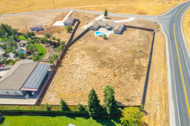 $1,070,000 | 12096 East Shepherd Avenue, Clovis, CA 93619